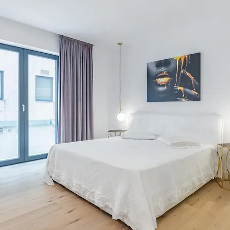 Apartment Life In Bucharest, Herastrau Park ! *