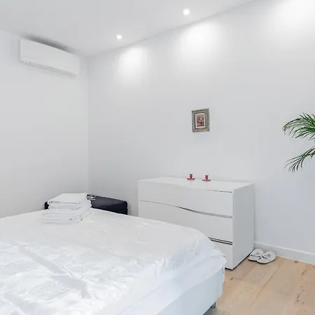 Apartment Life In Bucharest, Herastrau Park ! *